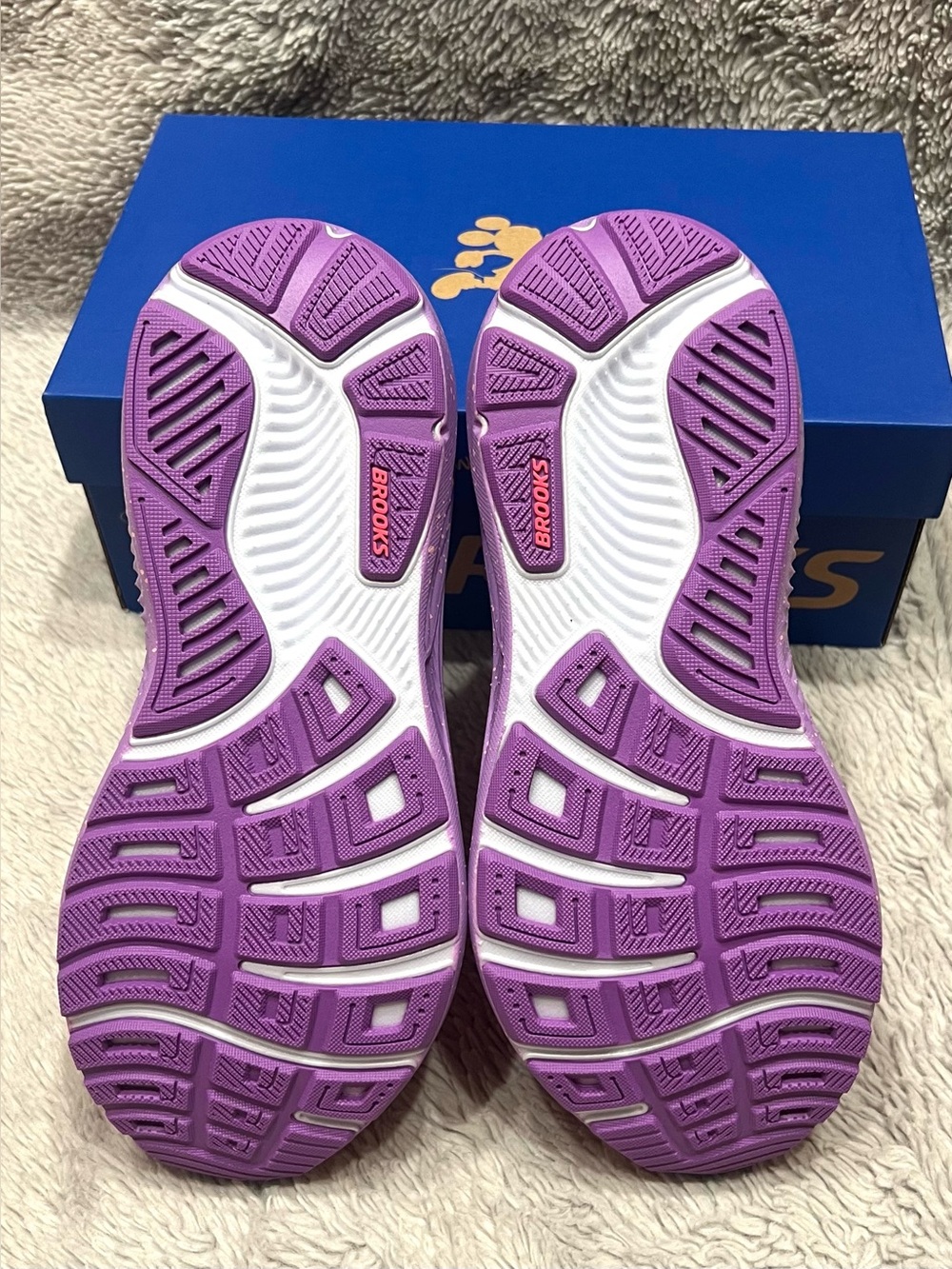 *NEW IN BOX* Brooks x runDisney Rapunzel Ghost 17 Running Sneaker Women’s 8.5 - Picture 10 of 16